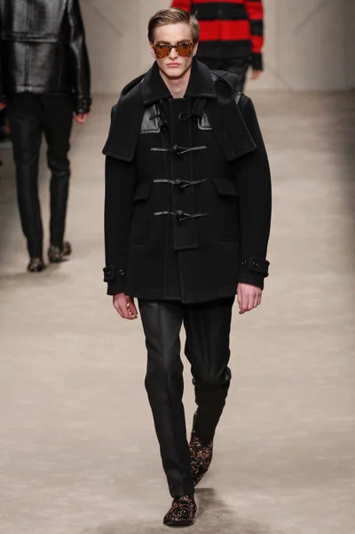 Look 32